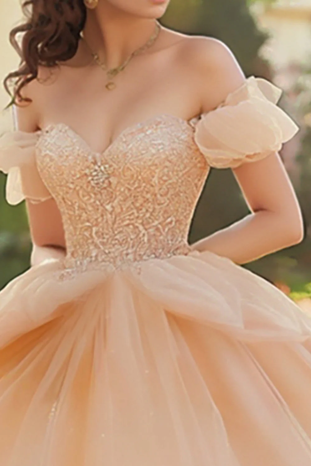 Szampan Off The Shoulder Tiulowa Koronkowa Sukienka Z Aplikacjami Quinceanera - Image 2