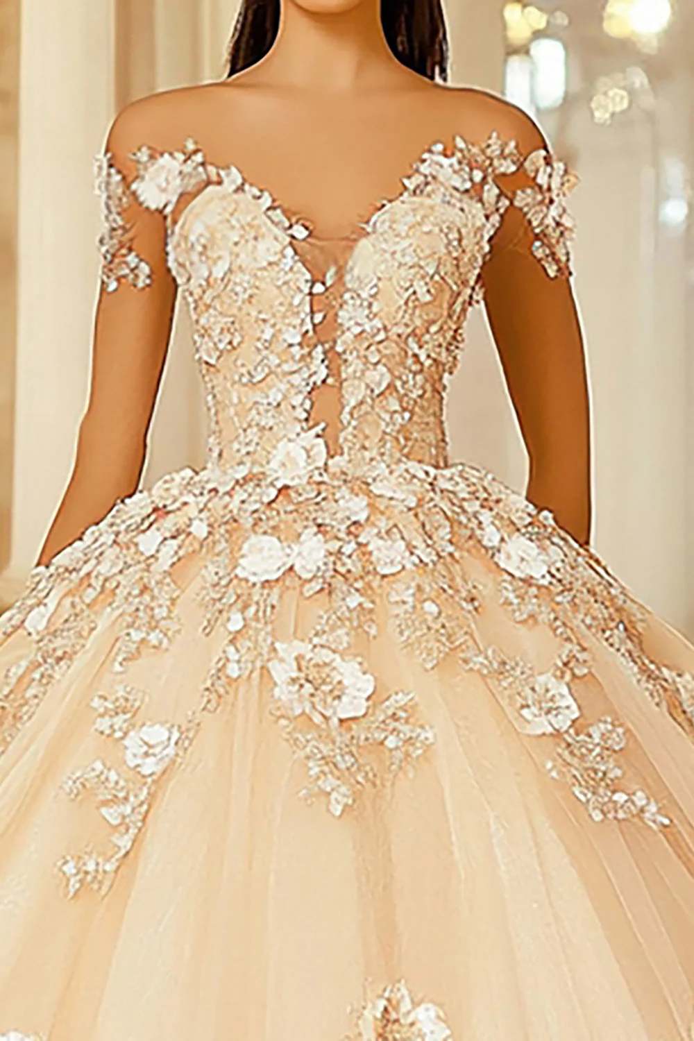 Szampan Z Odkrytymi Ramionami Koronkowa Sukienka Z Aplikacjami Quinceanera - Image 2
