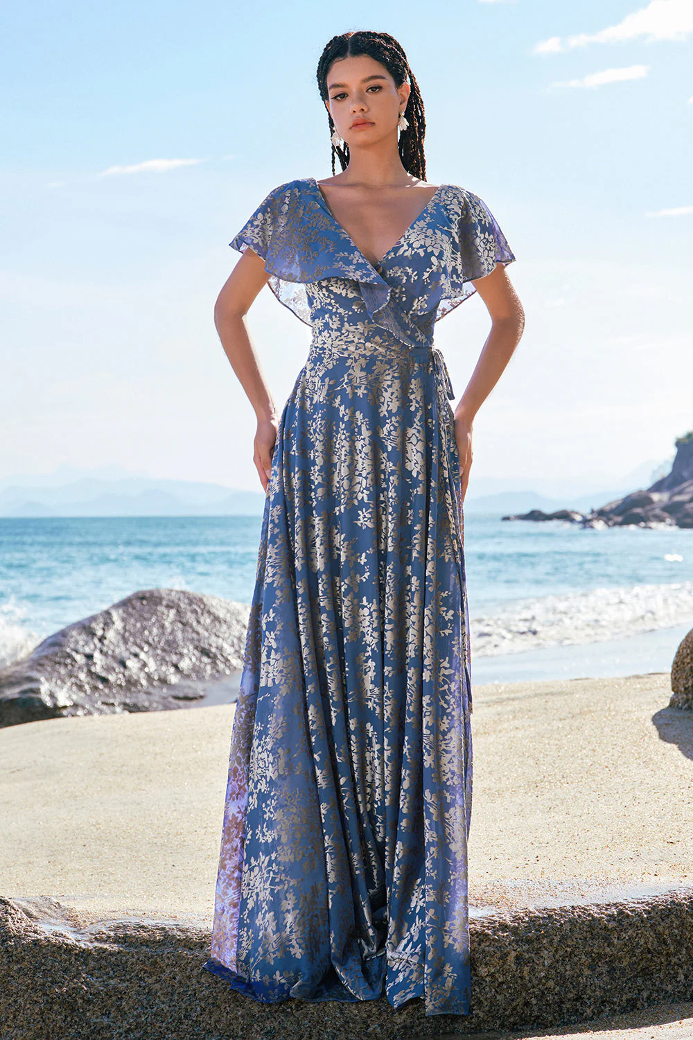 Szara Niebieska Długa Sukienka Dla Swiadkowej Z Dekoltem W Kształcie Litery  W Szpic I Wypaleniem Aksamitnego Nadruku - Image 3