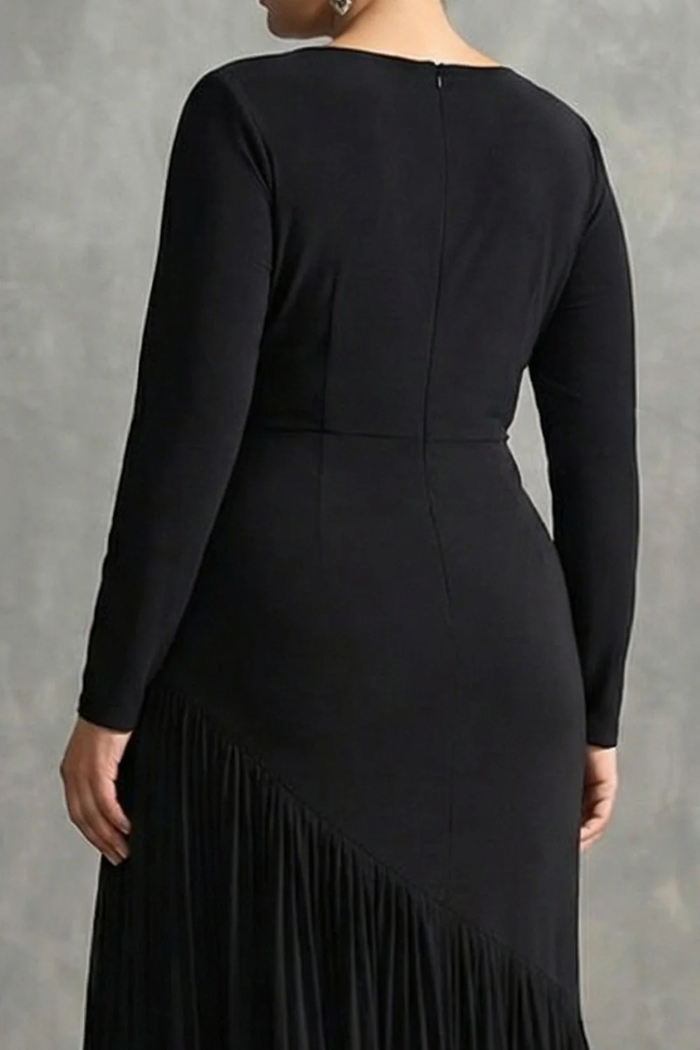 szyfonowa sukienka syreny z plisowaniem plus size z falbanami - Image 4
