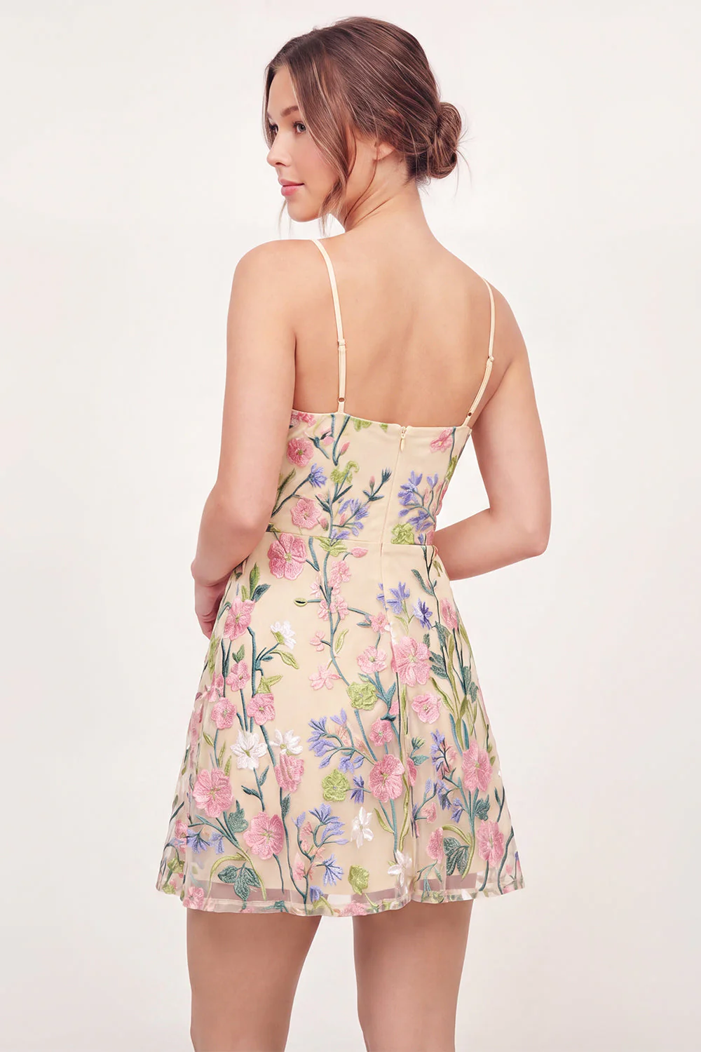 Tiul Floral A-Line haftowana żółta mini sukienka na homecoming - Image 2