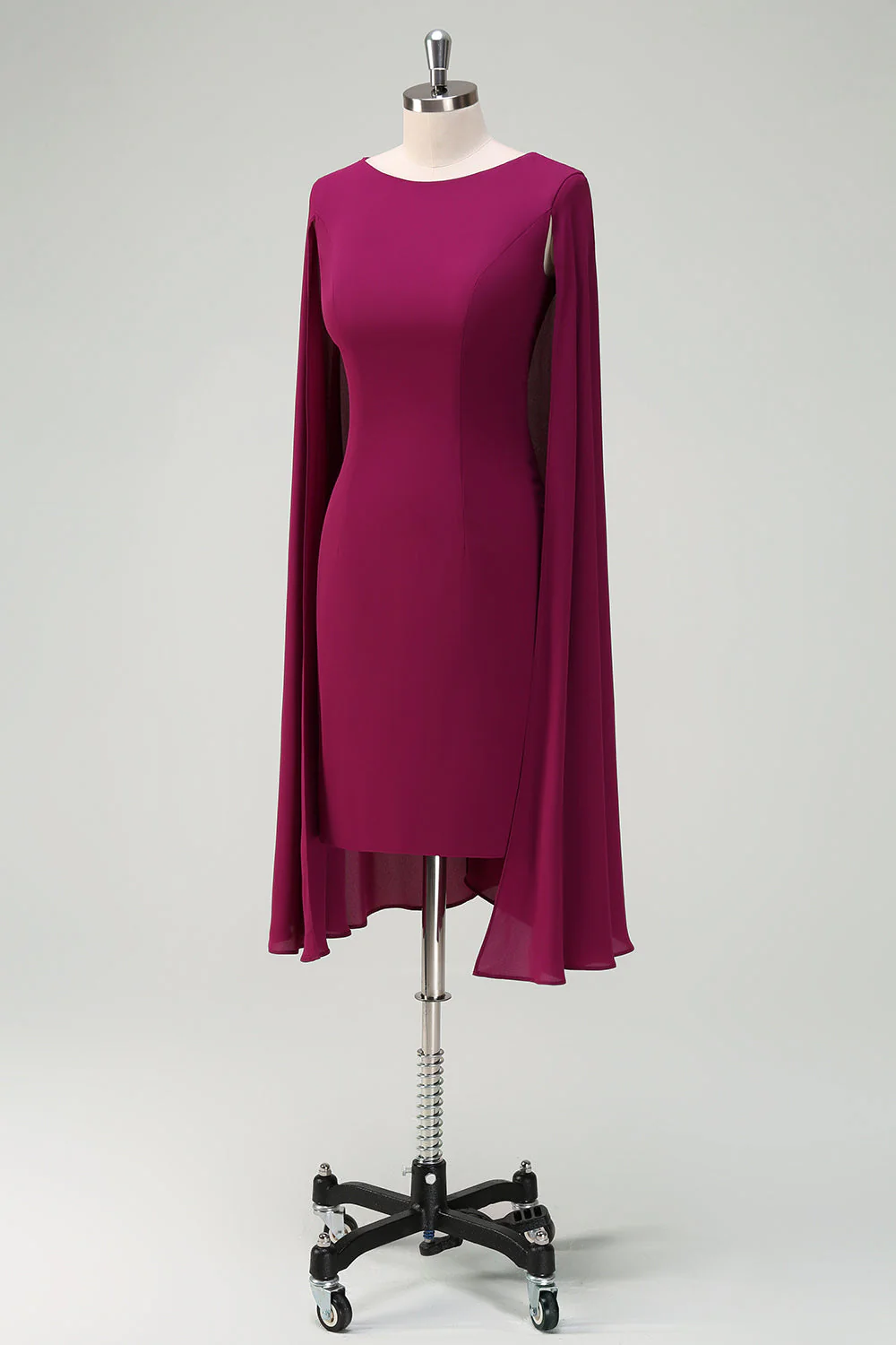 Winogronowa sukienka koktajlowa bodycon z peleryną - Image 3