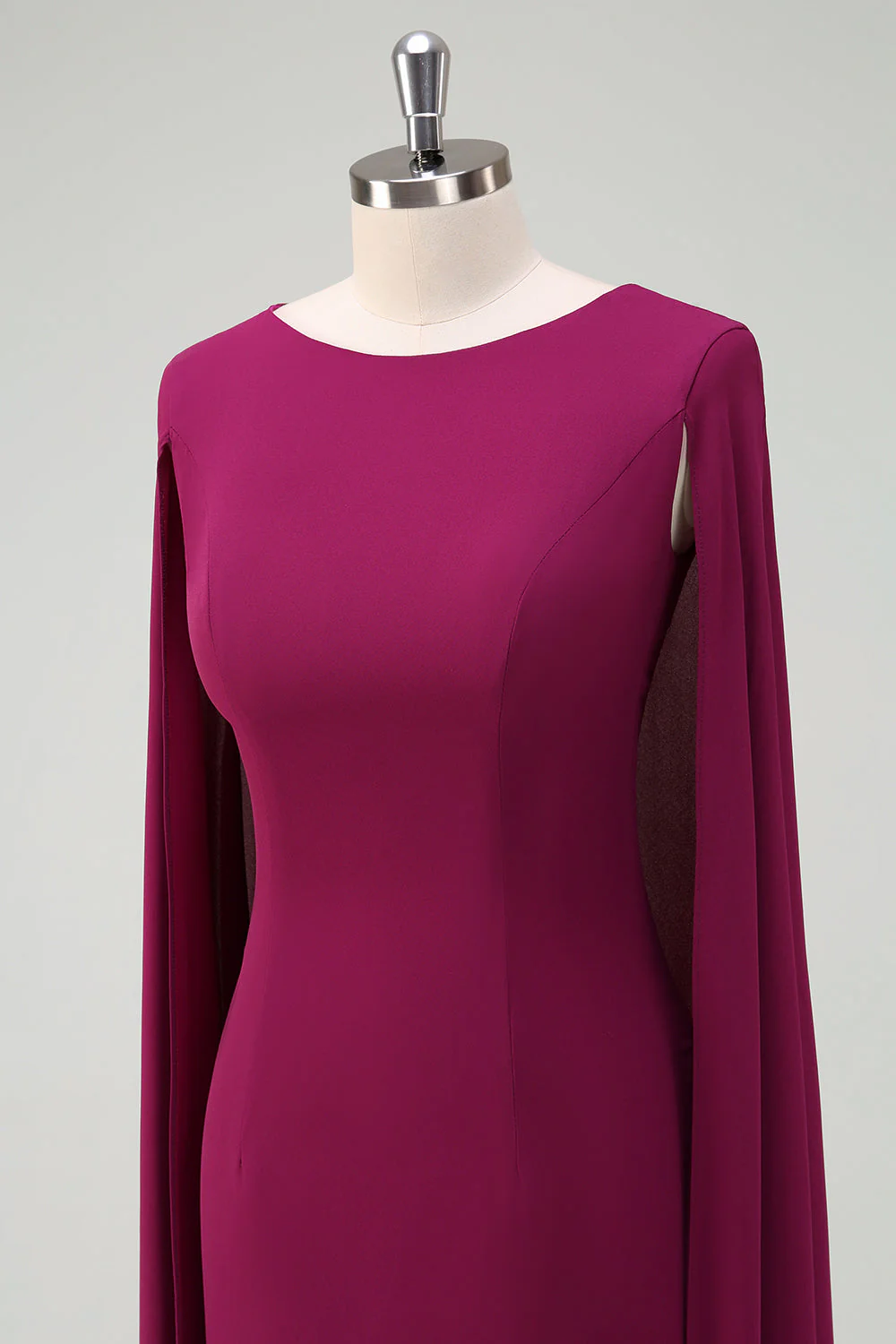 Winogronowa sukienka koktajlowa bodycon z peleryną - Image 6