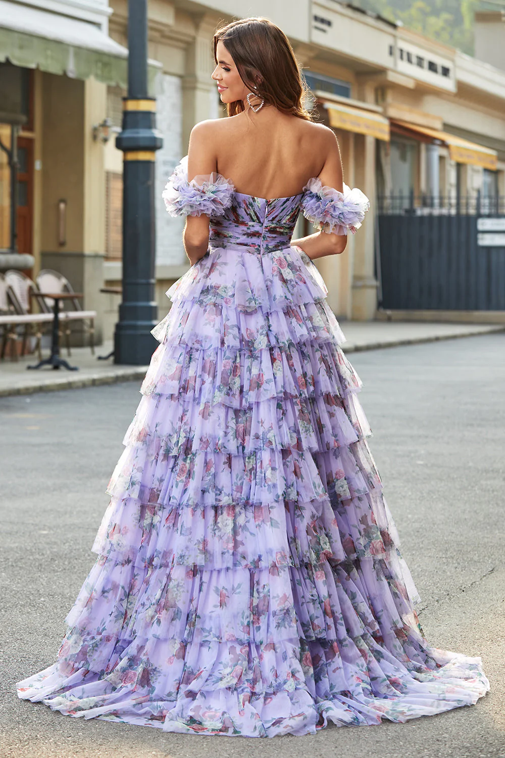 Wspaniała długa sukienka na studniówkę z linią A Off the Shoulder Lavender Print Z Falbankami - Image 2