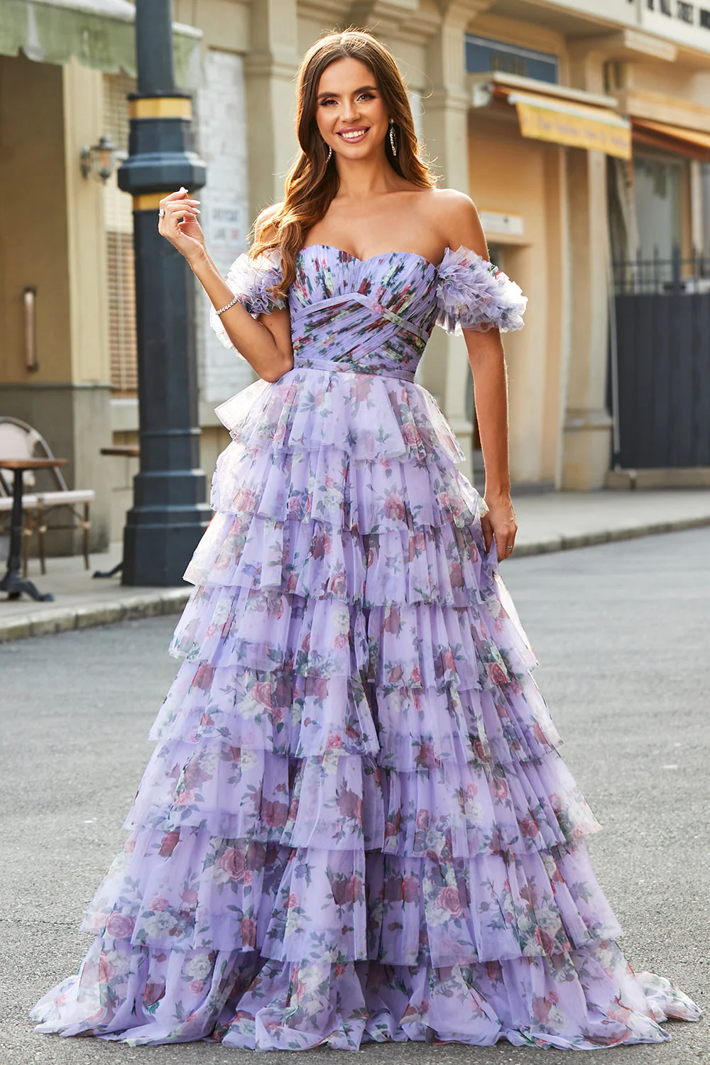 Wspaniała długa sukienka na studniówkę z linią A Off the Shoulder Lavender Print Z Falbankami - Image 5