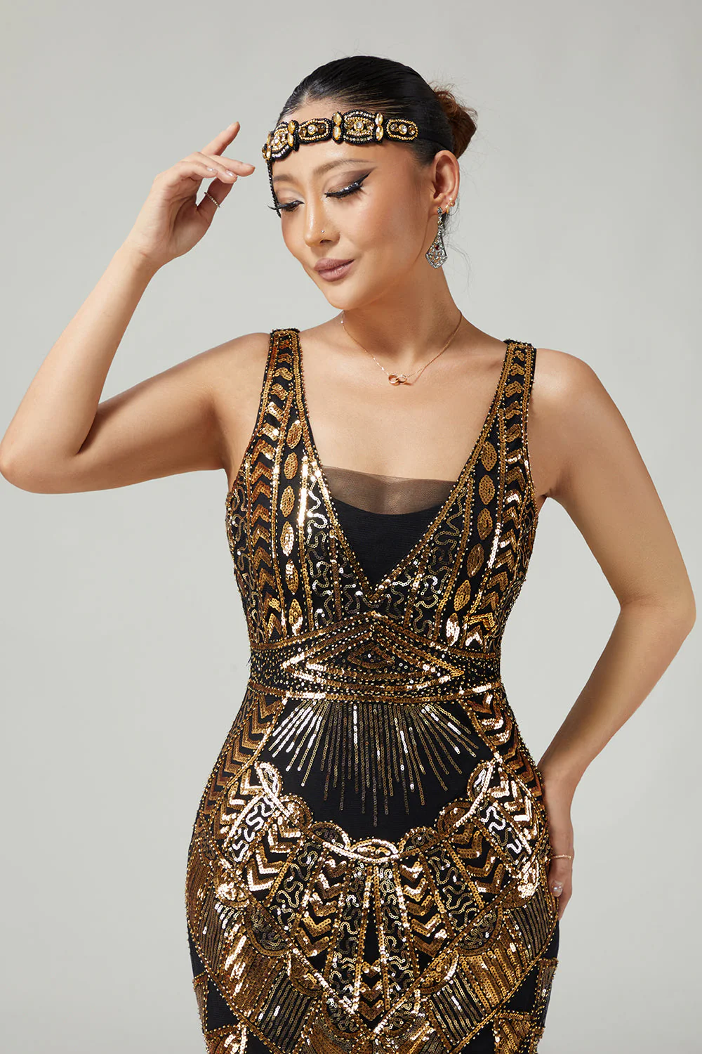 złota cekinowa sukienka bodycon z frędzlami z 1920 roku z 5-częściowym zestawem akcesoriów - Image 4
