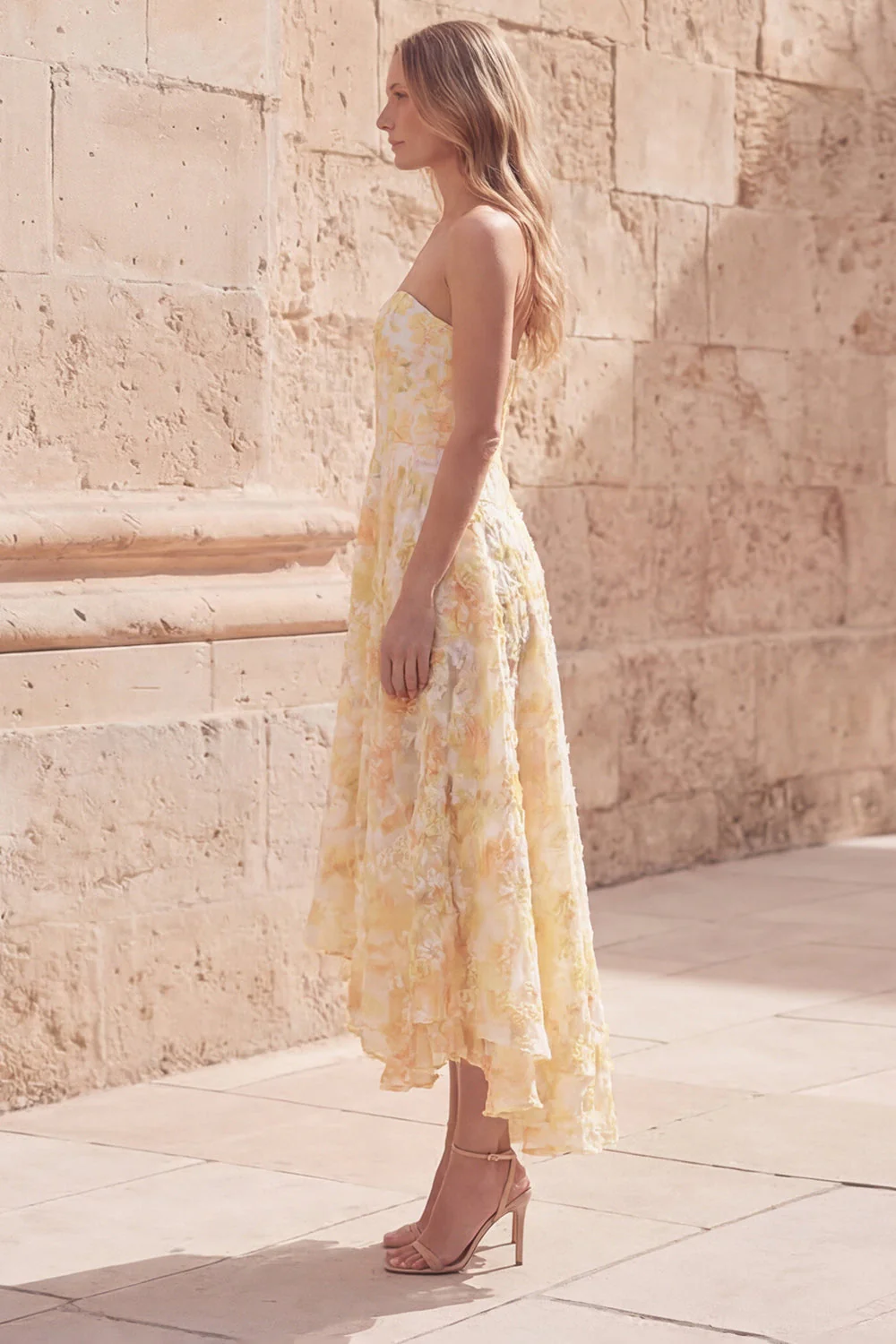 Żółta sukienka Midi Sweetheart Midi Floral Dress z aplikacjami - Image 3