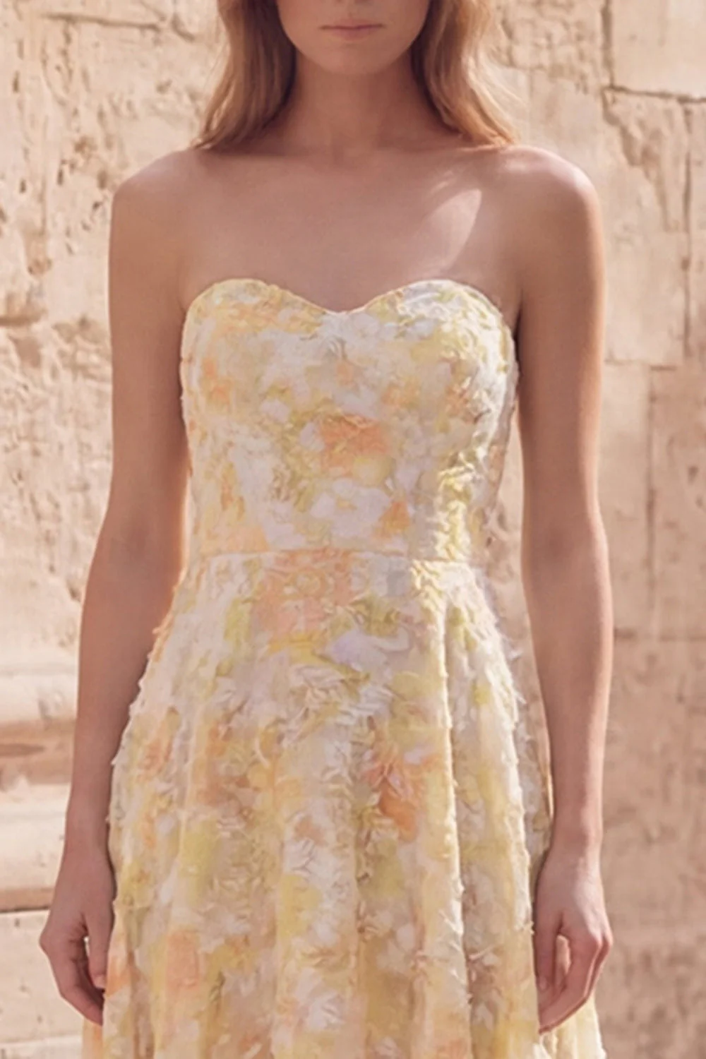 Żółta sukienka Midi Sweetheart Midi Floral Dress z aplikacjami - Image 4
